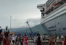 Imigrasi Bitung Berikan Layanan Immigration on Shipping Kapal Pesiar Queen Mary 2