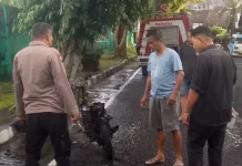 Gerak Cepat Polsek Tuminting Tangani Kebakaran Motor di Kampung Islam