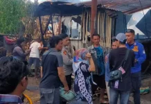 Gerak Cepat Polsek Singkil Amankan TKP Kebakaran Rumah di Singkil Satu