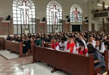 Ibadah Jumat Agung, Umat Paroki Raja Damai Manado Hayati Makna Pengorbanan Yesus