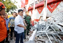 Gubernur Yulius Selvanus Tinjau Kerusakan Gedung KONI Pasca Gempa Manado