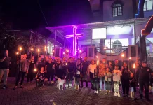 Panitia H2RG GMIM Petra Poopoh Gelar Lomba Pawai Obor Antar Kolom