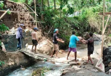 Pembangunan Jembatan Desa Wioi Dua Minahasa Tenggara Capai 37,45 Persen