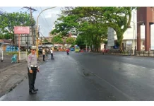 Polsek Malalayang Tertibkan Microlet Ngetem di Pertigaan Terminal