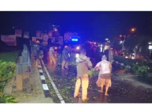 Polsek Mapanget Gerak Cepat Tangani Pohon Tumbang di Kairagi Satu
