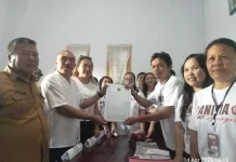 Risky Rorong Resmi Daftar Bakal Calon Hukum Tua Desa Raringis