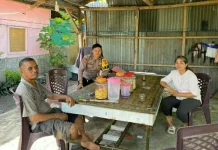 Bhabinkamtibmas Polres Bitung Sambangi Warga Pantai Dodik
