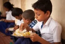 Waspada Penyakit akibat Makanan Terkontaminasi pada Anak