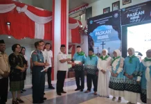 Diwarnai Pemberian Tali Kasih, Pemkab Minut Lepas 13 Calon Haji 2026