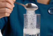 Air Garam Obat Kumur Antiseptik Alami untuk Kesehatan Mulut