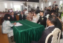 Caroll Senduk Jadi Saksi Pernikahan Briptu I Kadek Karyadi dan Thiersa Rahmaniar