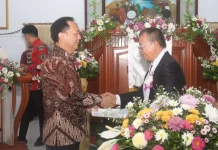 Momentum HUT GMIM Syaloom Sarongsong, Senduk Serahkan SK Bangunan Cagar Budaya