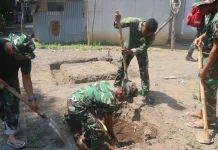 Satgas TMMD ke-128 Kodim 1302/Minahasa Bangun Fasilitas MCK di Belang