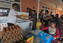 Kapolda Sulut Salurkan Bantuan Bahan Pokok dan Freezer ke Berbagai Panti Asuhan
