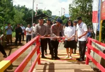 Dansat Brimob Polda Sulut Resmikan Jembatan Desa Ranotongkor Timur