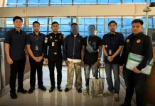 Imigrasi Kotamobagu Deportasi 2 WNA Nigeria