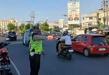Polsek Malalayang Gelar Pos Cakalang Sore, Arus Lalu Lintas Terpantau Lancar