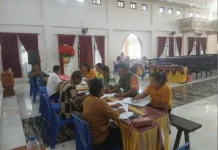 Babinsa Isak Ogelang Perkuat Data Teritorial di Gereja Galilea Jiko