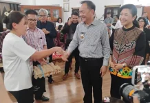 Senduk Tutup Kegiatan IMP Academy di Tomohon, Belasan Anak Terima Bantuan