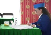 Wakil Bupati Minahasa Vanda Sarundajang Ikuti Ujian Tesis S2 di UNIMA