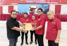 Frangky Wolayan Resmi Gantikan Robby Longkutoy sebagai Ketua DPRD Minahasa