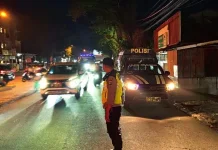 Antisipasi Kemacetan dan Kejahatan Jalanan, Polsek Malalayang Gelar “Silau Mata”
