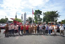 Bupati Minahasa Serahkan Alsintan dan Bantuan Korban Kebakaran