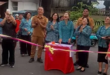 Ketua TP PKK Manado Resmikan Rumah PAAREDI di Titiwungen Selatan