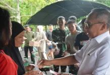 Pangdam XIII/Merdeka Serahkan Daging Kurban kepada Warga dan Prajurit di Makodam