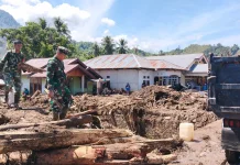 Danrem 131/Santiago Tinjau Langsung Penanggulangan Pascabanjir di Bolmong