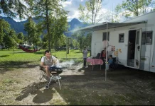 Glamping vs Camping, Ini Perbedaannya