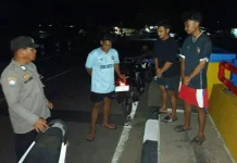 Patroli Malam Polsek Bolaang Uki Pererat Kedekatan dengan Warga