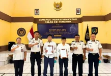 Dua Warga Binaan Lapas Tondano Terima Remisi Khusus Waisak 2570 BE