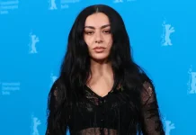Charli XCX Umumkan Album Baru Music, Fashion, Film Rilis Juli 2026