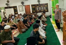 Dialog Kamtibmas di Masjid RA Kartini, Kapolsek Wenang Dengarkan Keluhan Warga