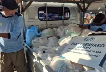 PLN UP3 Gorontalo Salurkan 535 Paket Sembako di 5 Desa Gorut yang Terdampak Banjir