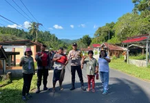 Para Calon Hukum Tua Poopoh Gelar Kerja Bakti Bersama Warga