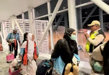 Jemaah Haji Sulut Kloter 5 Tiba di Balikpapan, Suasana Haru Warnai Penyambutan