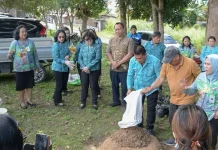 TP PKK Bitung Latih Warga Olah Sampah Jadi Kompos