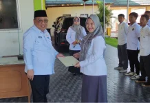 Serahkan SK Kenaikan Pangkat, Kakanwil Kemenhaj Sulut Ingatkan Integritas