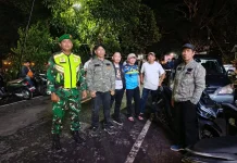 Babinsa Kodim 1302/Minahasa Dampingi Pos Siskamling, Perkuat Keamanan Lingkungan