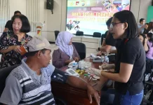 Kodim 1302/Minahasa Bersama Forkopimda Salurkan Sembako dan Cek Kesehatan Gratis
