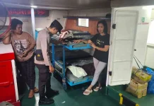 Polsek Pelabuhan Manado Evakuasi Penumpang Meninggal di Kapal