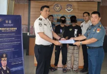 Kanwil Ditjenim Sulut Terima Penyerahan Dua WNA Filipina dari KODAERAL VIII