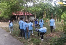 WIKASA Collaboration,   Mahasiswa KKN UNSRIT Bersihkan  Pantai Surawaya