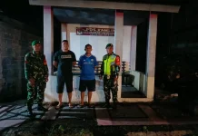 Babinsa Kodim 1302/Minahasa Aktif Dampingi Warga Jaga Keamanan Lewat Siskamling