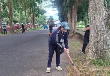 Jouke Rumbajan Ajak Perangkat Desa Kerja Bakti