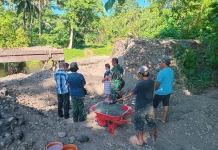 Pembangunan Jembatan Sidate Dimulai, Babinsa Ajak Warga Gotong Royong