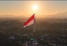 Pangdam Merdeka Inisiasi Kibarkan Bendera Merah Putih Raksasa