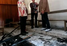 Kunjungan Bupati Minsel di Lokasi Kebakaran GMIM Imanuel Amurang
